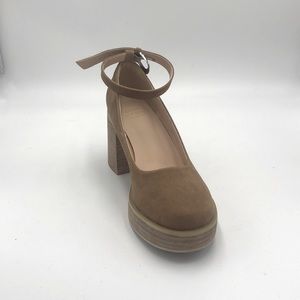 Oasis Society Pump Chunky Heel in Size 8